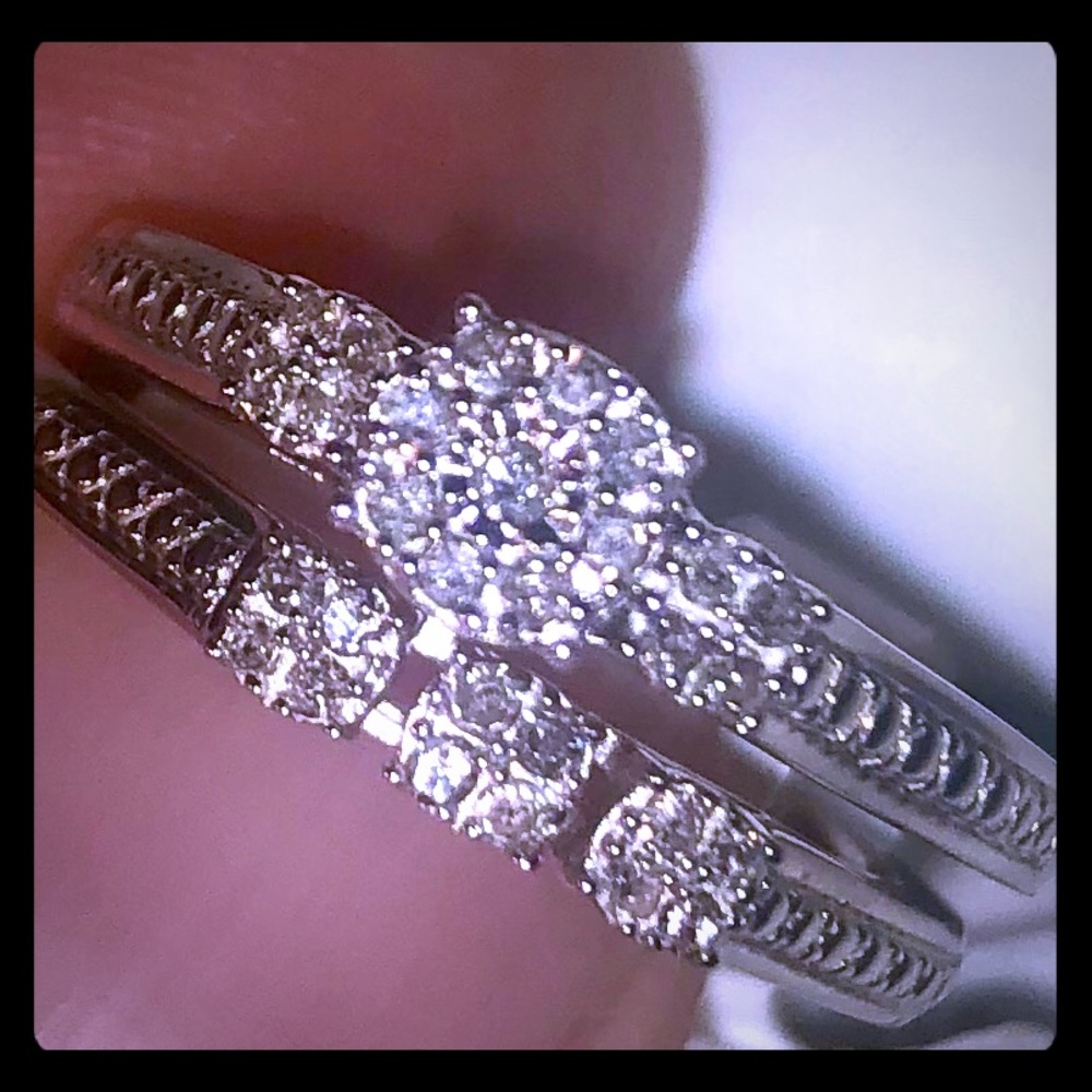 GORGEOUS 1/5 CTTW SS Ring Bridal/Engagement Set